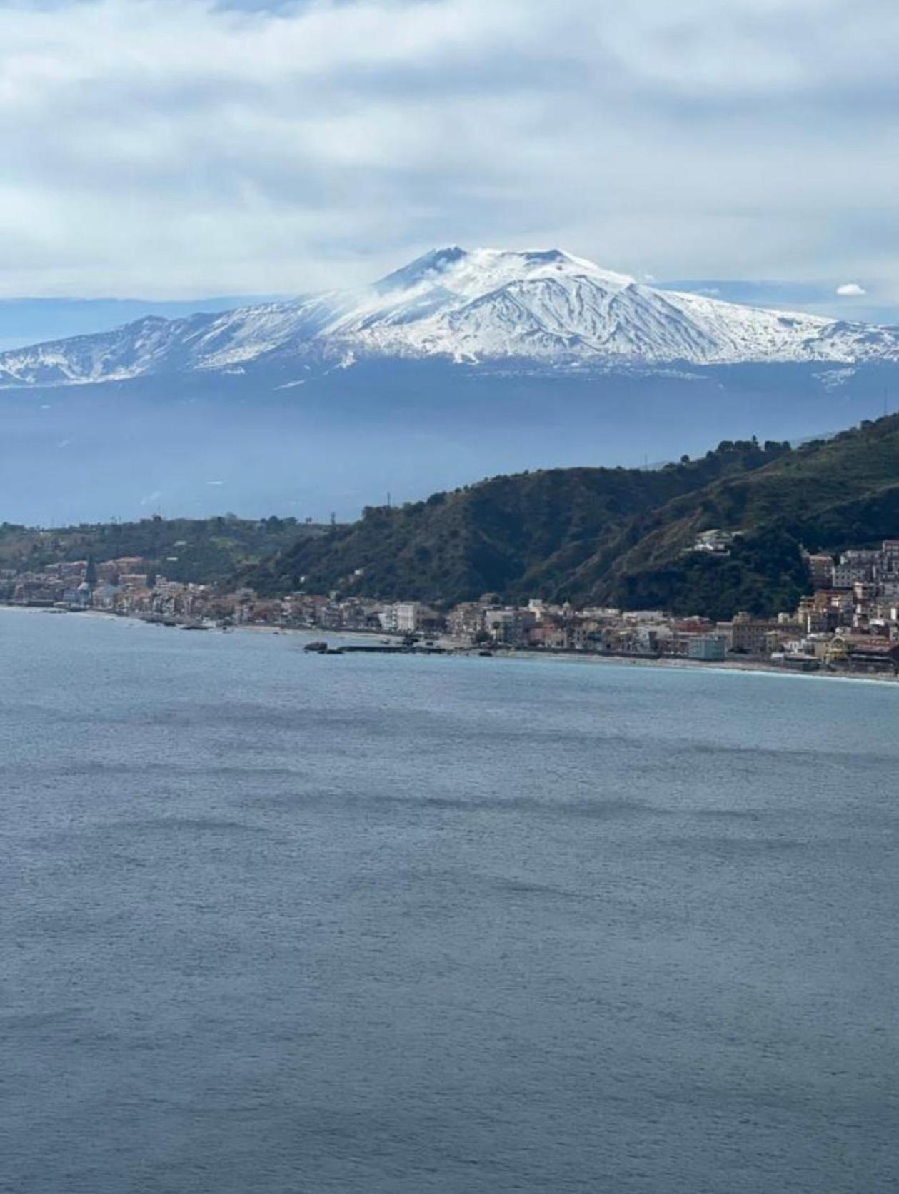 De Lorenzo 21 Aeroporto di Catania Fontana Rossa